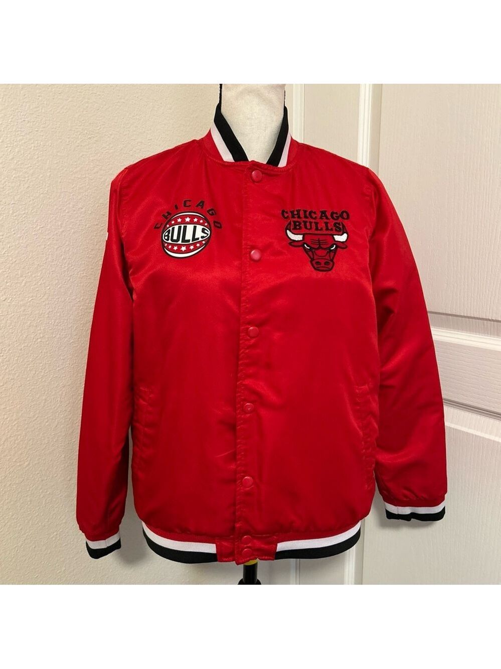 NBA Red Quilted Jacket/ Chicago Bulls Youth